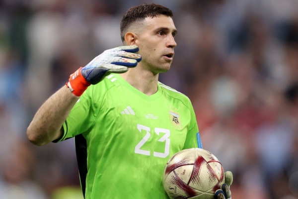 莫佩調(diào)侃撞傷萊諾成就大馬?。骸半y道他不應(yīng)該對(duì)我心存感激嗎？”