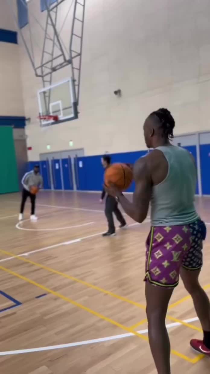 明天要復出！霍華德ins曬訓練視頻：超人就要回歸賽場?。ɑ羧A德的ins賬號）