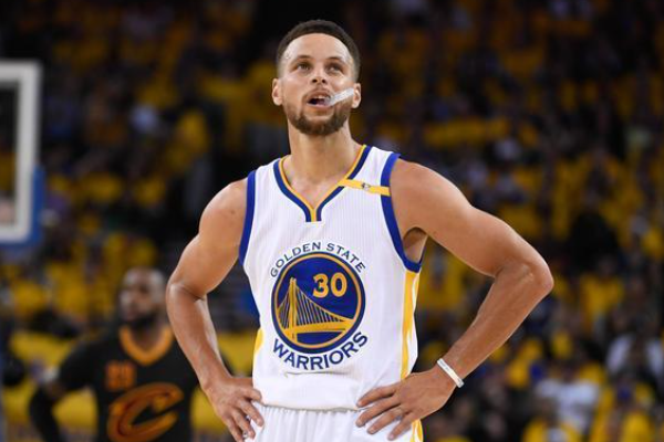 籃球比賽中六種防守戰(zhàn)術(shù)是什么?